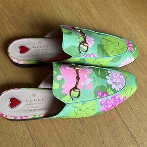 Gucci Women's Floral Green and Pink Loafers